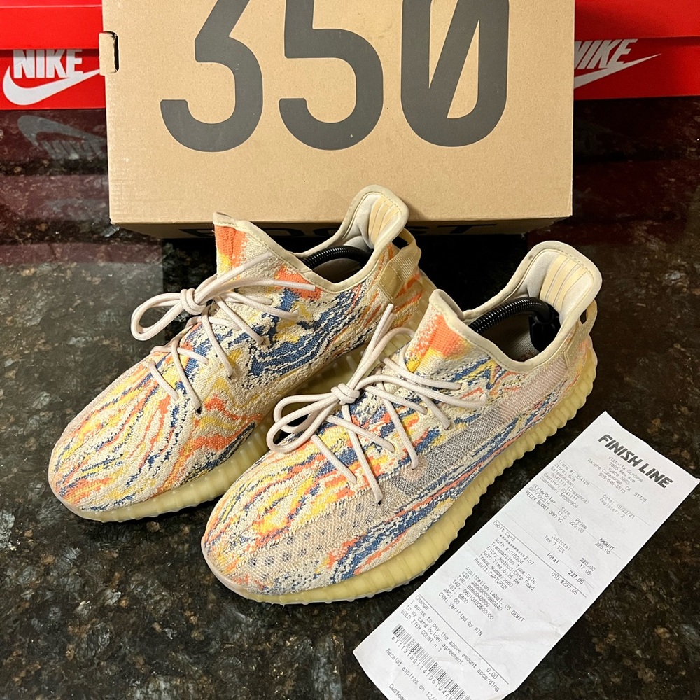 adidas YEEZY Mx Oat Men’s Size 11 / Women’s Size 12.5